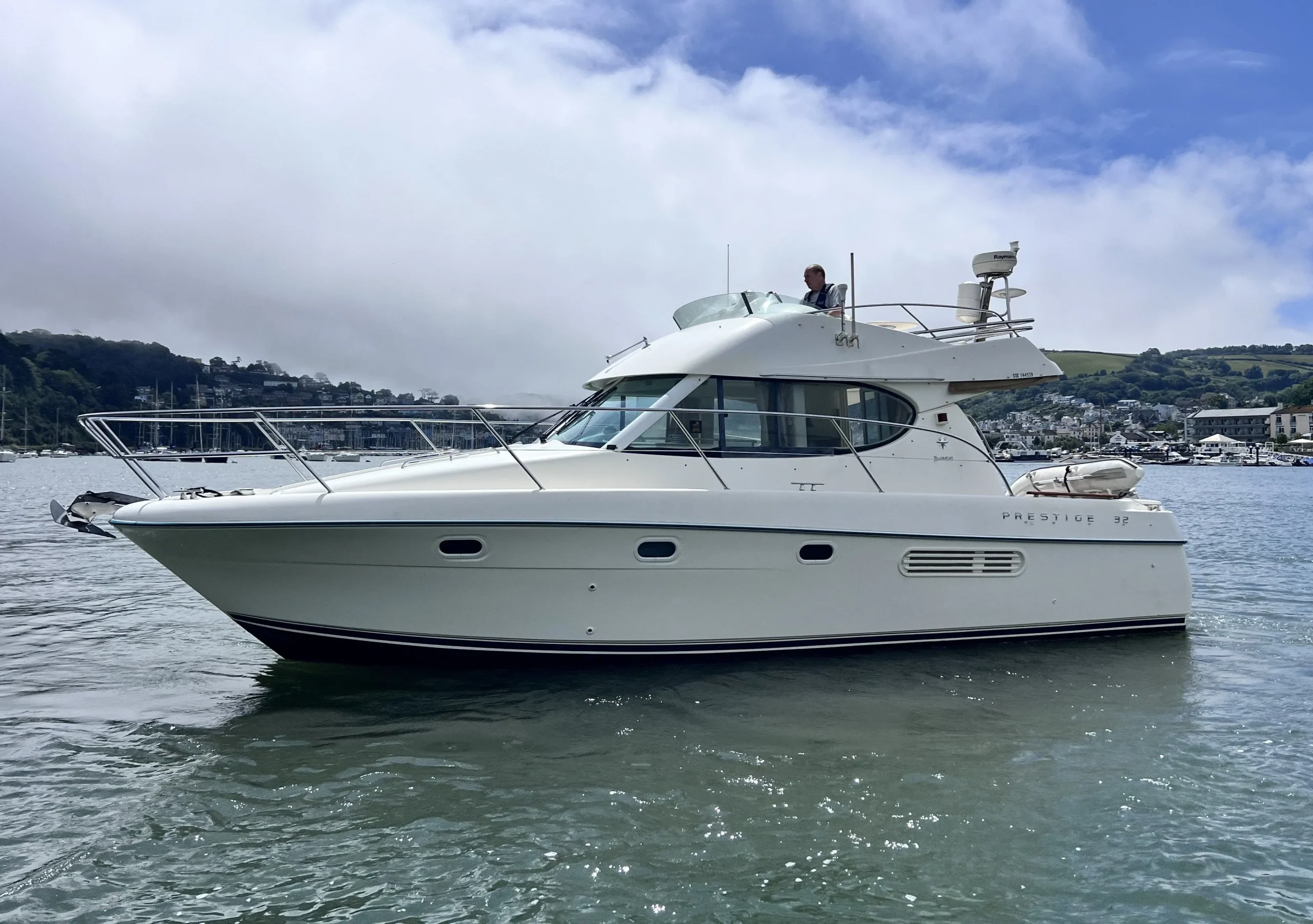 Prestige 32