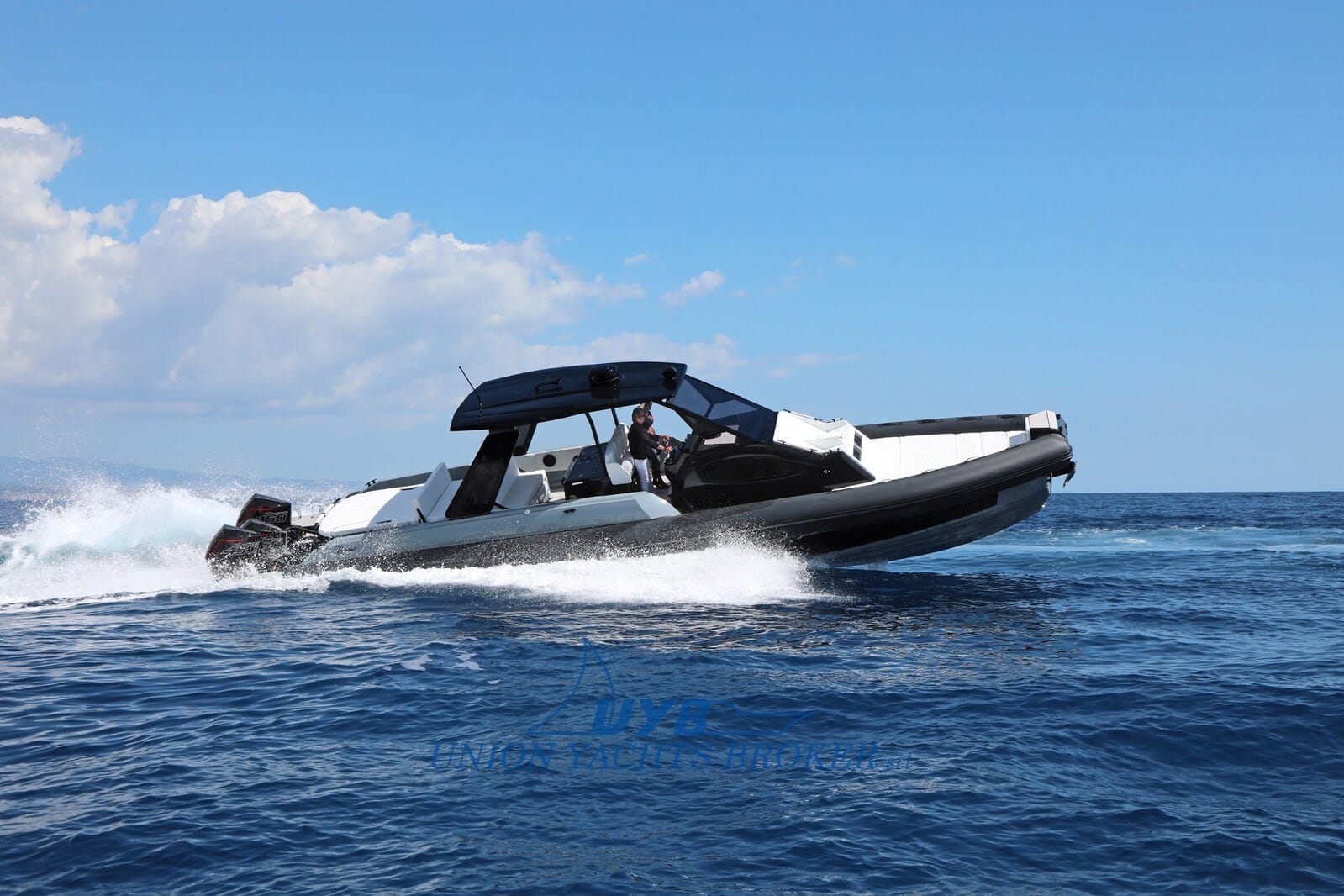 Ranieri International Cayman 45 Cruiser